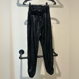 7 FOR ALL MANKIND - BLACK JOGGERS — SIZE XS